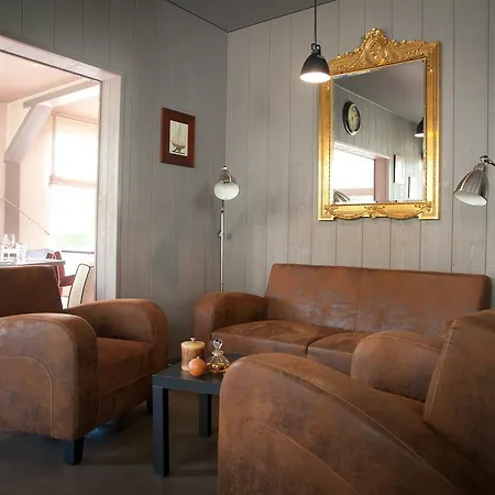 Restaurant Logis Cote 2* 萨韦奈